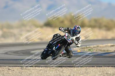 media/Dec-07-2025-CVMA (Sun) [[3e7d2de5dc]]/Race 17-Amateur Formula Middleweight/